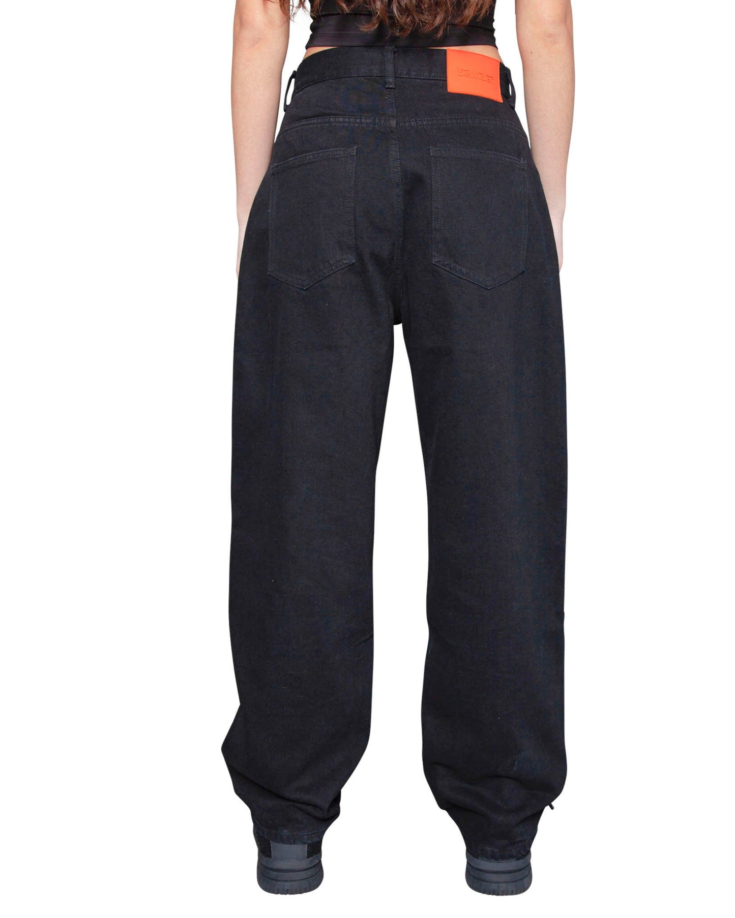 SUPER LOOSE, BLACK/BLACK STITCHING