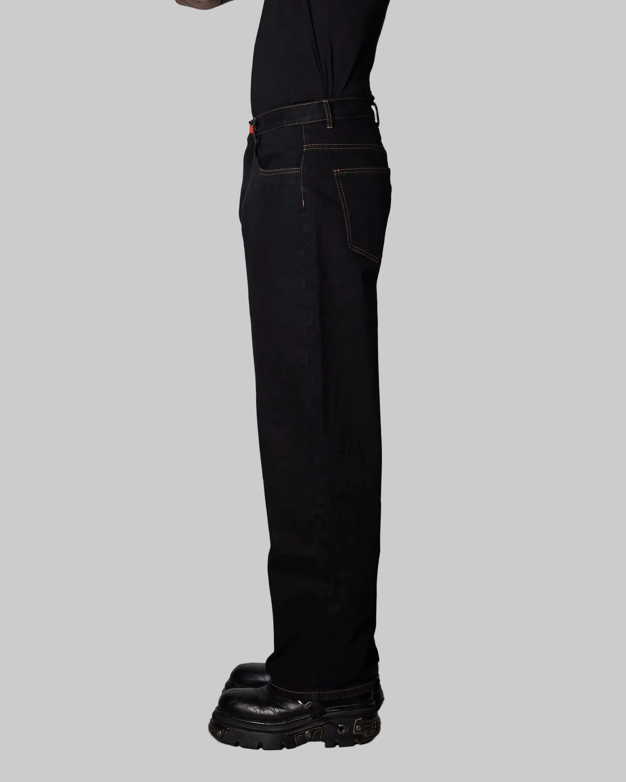 SUPER LOOSE - BLACK WITH TOBACCO STICHING