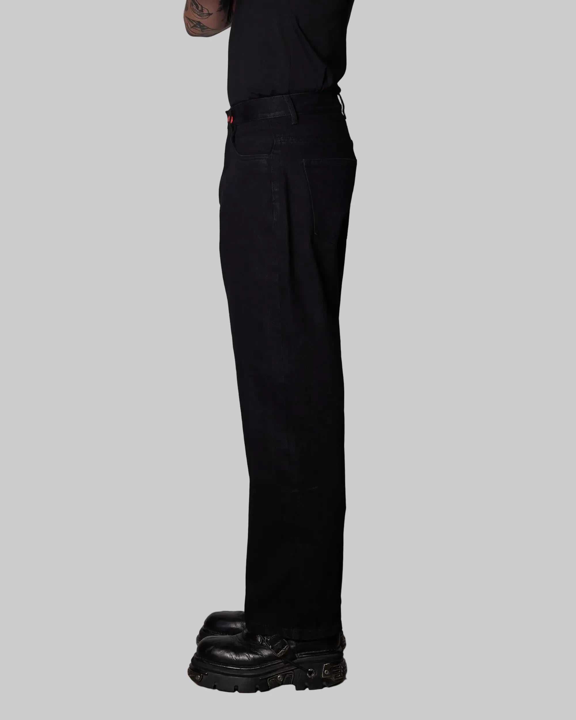 SUPER LOOSE - BLACK/BLACK STITCHING