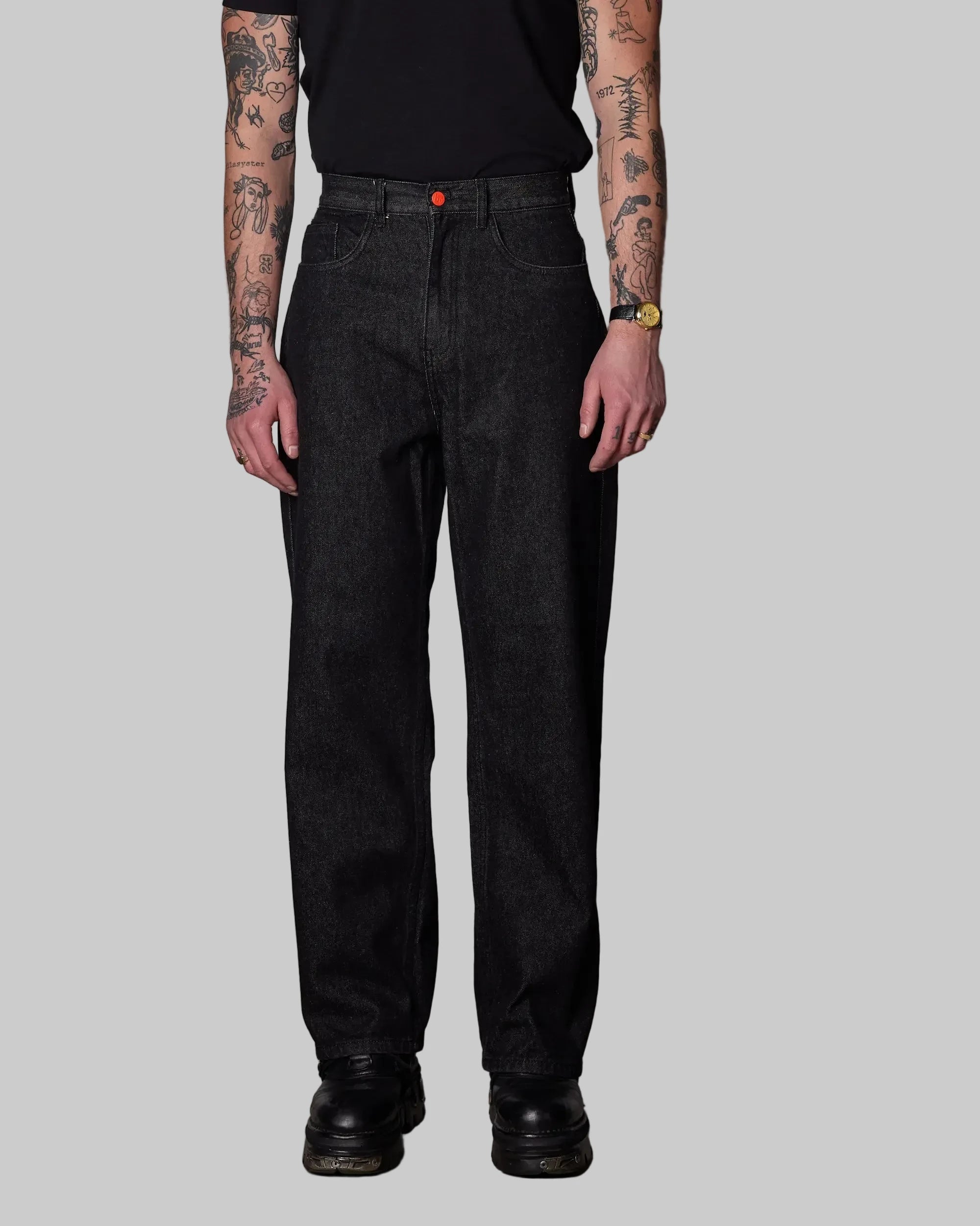 SUPER LOOSE - WASHED BLACK