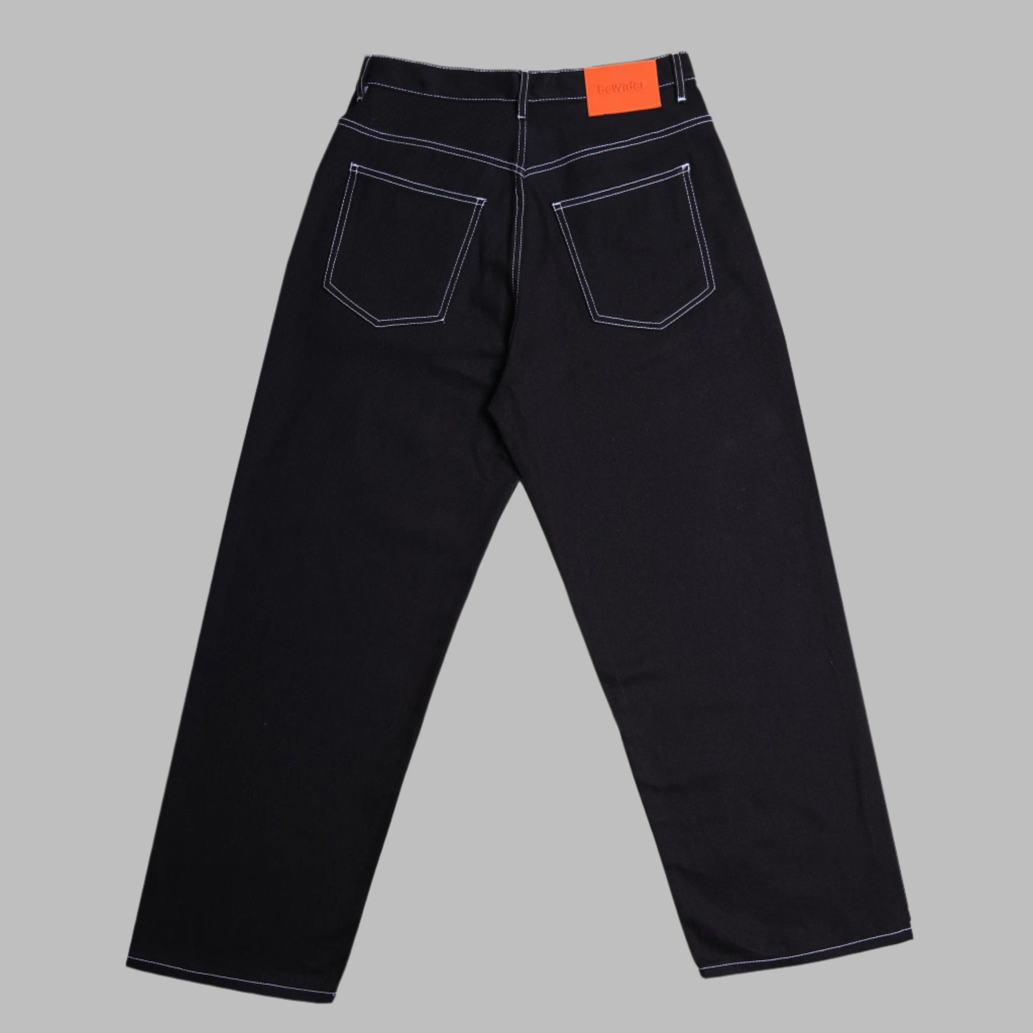 SUPER LOOSE - BLACK WITH WHITE STITCHES