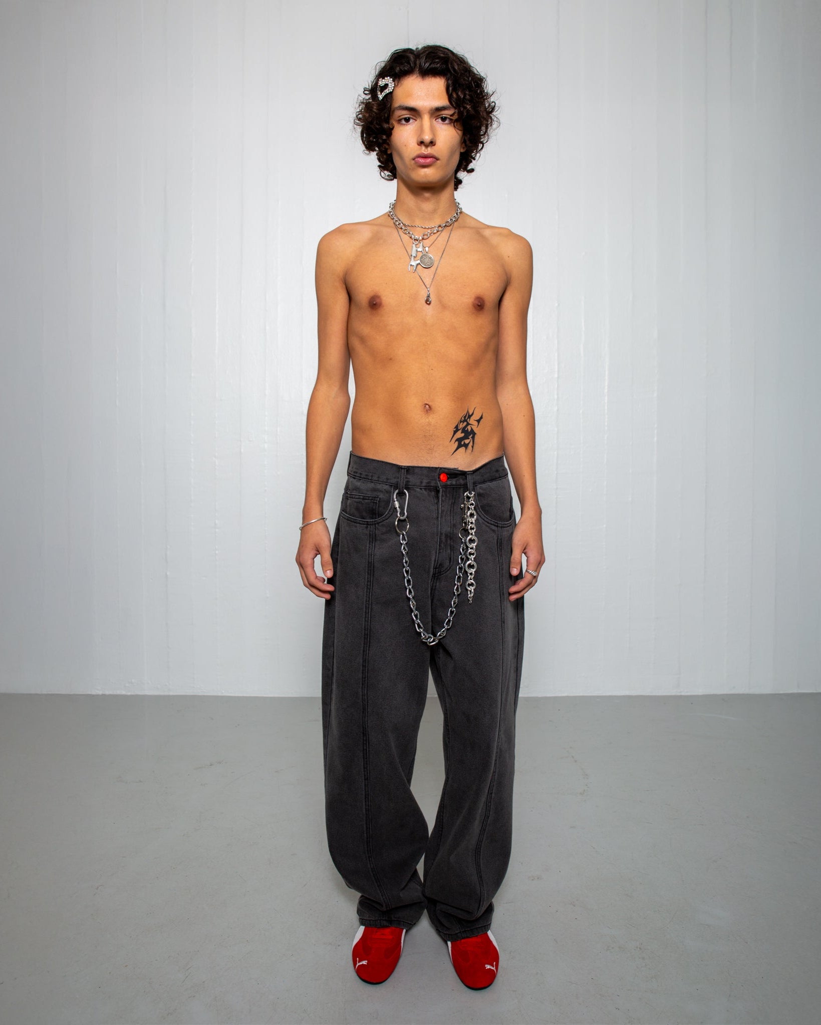 SUPER LOOSE - DARK GREY DENIM WITH FRONT CUT