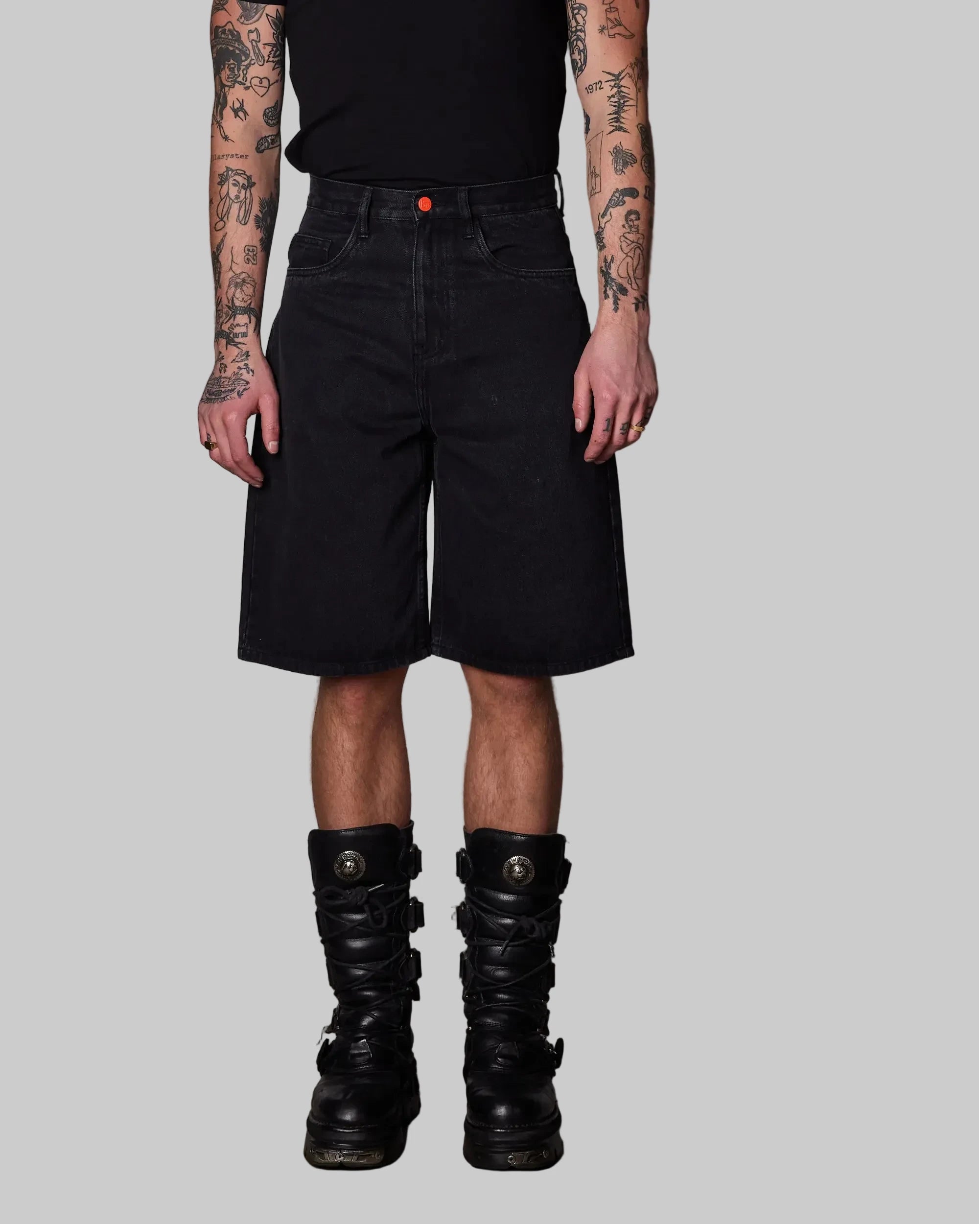 SUPER LOOSE SHORTS - BLACK