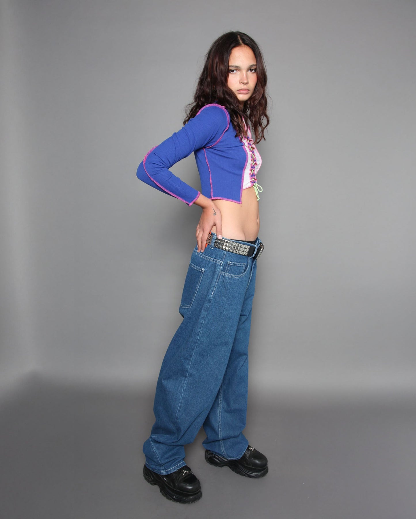 SUPER LOOSE BLUE DENIM WITH WHITE STICHING